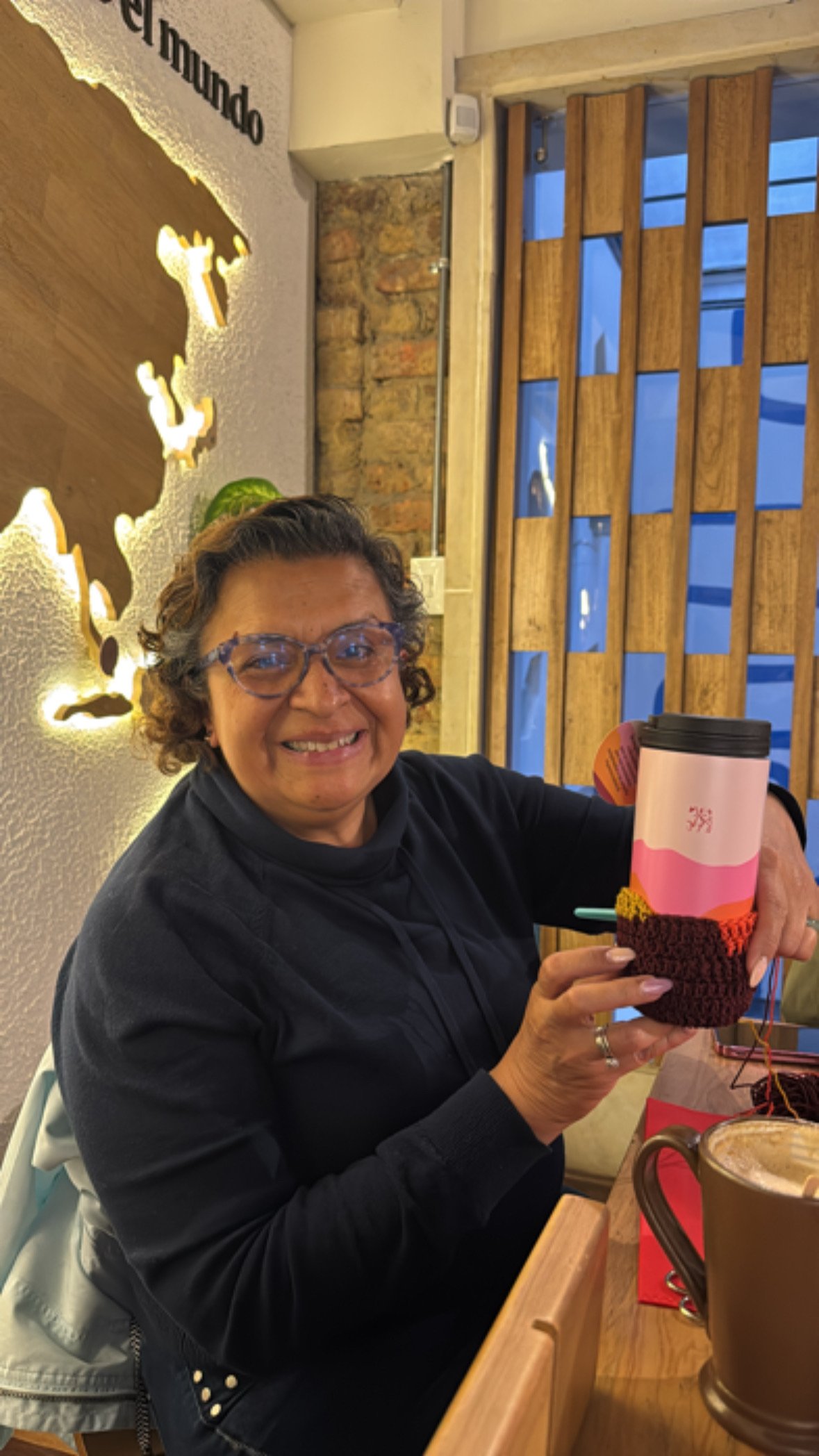 Taller Presencial Cali CafeCrochet Juan Valdez PortaTermo Montaña // 22 Nov. 2025 - Imagen 9