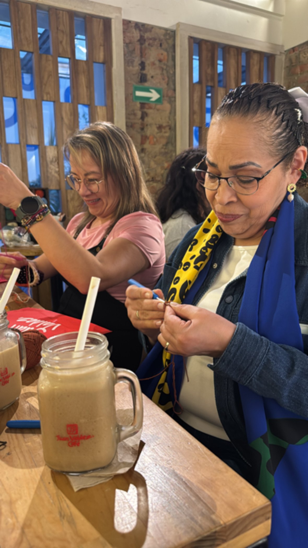 Taller Presencial Cali CafeCrochet Juan Valdez PortaTermo Montaña // 22 Nov. 2025 - Imagen 10