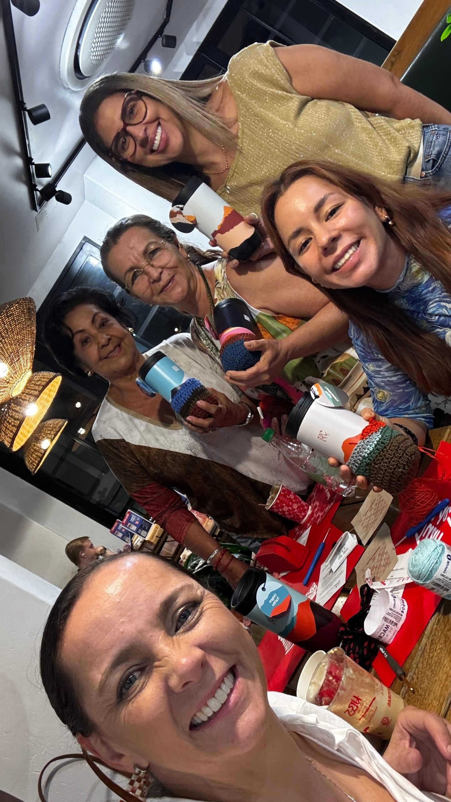 Taller Presencial ENVIGADO CafeCrochet Juan Valdez PortaTermo Montaña // 11 DIC. 2025 - Imagen 16