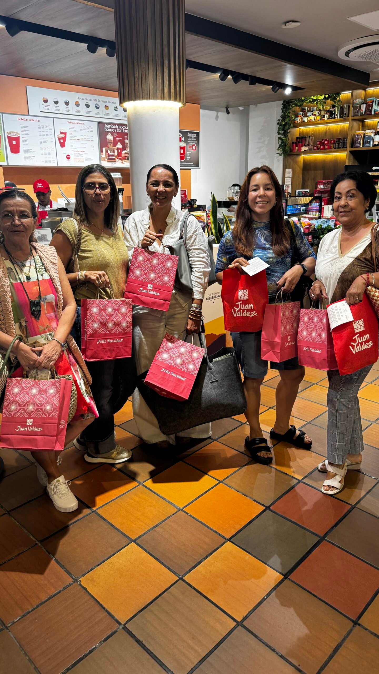 Taller Presencial ENVIGADO CafeCrochet Juan Valdez PortaTermo Montaña // 11 DIC. 2025 - Imagen 8